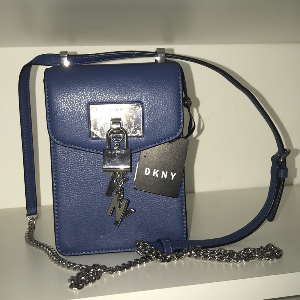 DKNY CROSS BODY BAG NEW  STILL HAS TAGS
